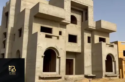 فيلا - 7 غرف نوم - 8 حمامات للبيع في كمبوند فيلدج جاردن القطامية - كمبوندات التجمع الخامس - التجمع الخامس - مدينة القاهرة الجديدة - القاهرة