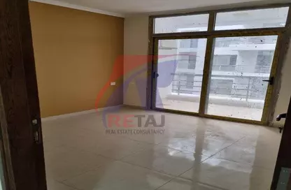 Apartment - 2 Bedrooms - 1 Bathroom for rent in Degla Towers - Nasr City Compounds - Nasr City - Cairo