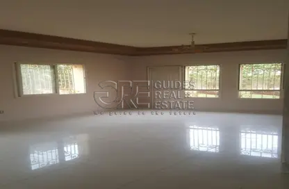 منزل مزدوج - 5 غرف نوم - 4 حمامات للايجار في شارع 10 - جرينز - الحي السادس - الشيخ زايد - الجيزة