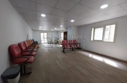 Office Space - Studio - 2 Bathrooms for rent in Gameat Al Dewal Al Arabeya St. - Mohandessin - Giza