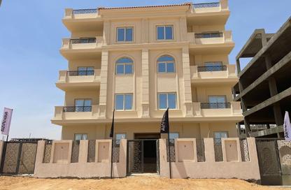 Apartment - 4 Bedrooms - 3 Bathrooms for sale in Bait Alwatan - The 5th Settlement - New Cairo City - Cairo