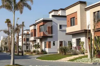 Villa - 6 Bedrooms - 5 Bathrooms for sale in Azzar - 5th Settlement Compounds - The 5th Settlement - New Cairo City - Cairo