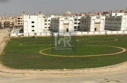 Apartment - 5 Bedrooms - 2 Bathrooms for sale in 1st Area - Shorouk City - Cairo