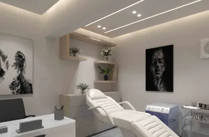 Clinic - Studio - 1 Bathroom for sale in Park Yard Mall - 1st District - 6 October City - Giza