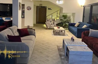 Villa - 6 Bedrooms - 4 Bathrooms for sale in Sodic East - 6th District - New Heliopolis - Cairo