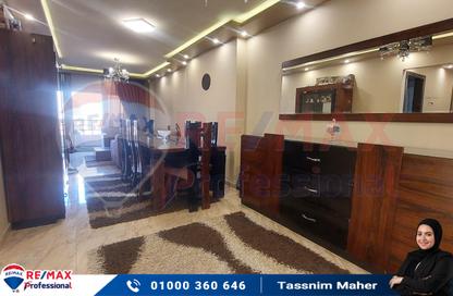 شقة - 2 غرف نوم - 1 حمام للبيع في شارع مصطفى كامل - السيوف - حي اول المنتزة - الاسكندرية