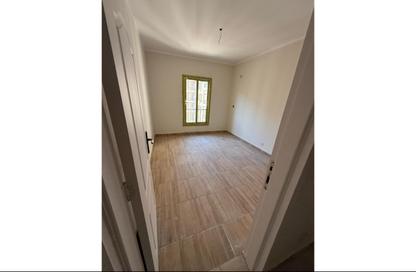 Apartment - 3 Bedrooms - 3 Bathrooms for sale in Capital East - Nasr City Compounds - Nasr City - Cairo