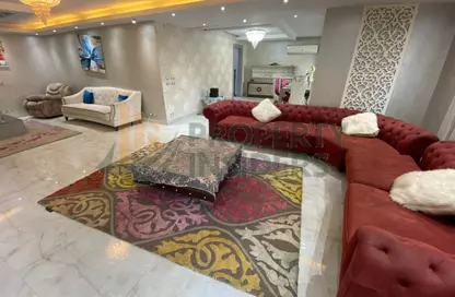 شقة - 5 غرف نوم - 5 حمامات للايجار في ميدان اسوان - العجوزة - الجيزة