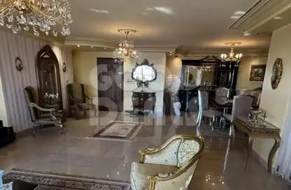 Apartment - 3 Bedrooms - 2 Bathrooms for sale in Al Gamil Fouad St. - 8th Zone - Nasr City - Cairo