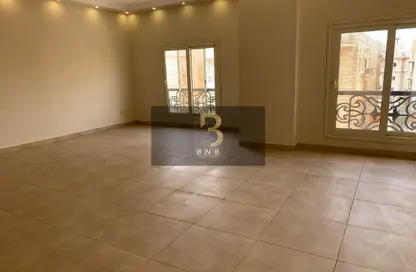 شقة - 4 غرف نوم - 3 حمامات للايجار في المنطقة ب - حى جنوب الاكايمية - مدينة القاهرة الجديدة - القاهرة