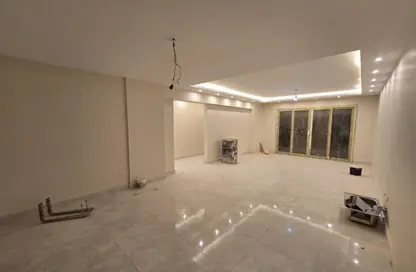 Apartment - 3 Bedrooms - 1 Bathroom for rent in Zahraa El Maadi - Hay El Maadi - Cairo