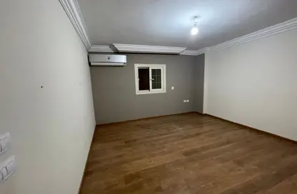 شقة - 3 غرف نوم - 2 حمامات للبيع في الحي السادس عشر - الشيخ زايد - الجيزة