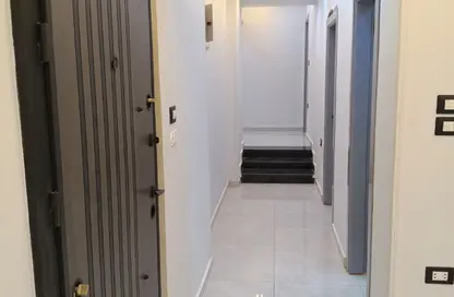 شقة - 3 غرف نوم - 2 حمامات للبيع في شارع السودان - المهندسين - الجيزة