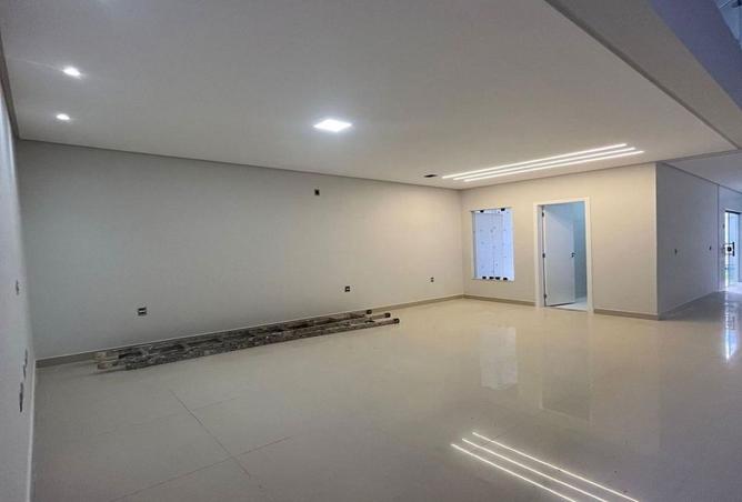 8426411 - Property Image 2