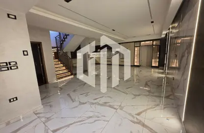 فيلا - 6 غرف نوم - 5 حمامات للايجار في فالينو - المستثمرين الشمالية - مدينة القاهرة الجديدة - القاهرة