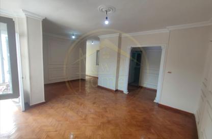 Apartment - 2 Bedrooms - 1 Bathroom for sale in Al Kazino St. - San Stefano - Hay Sharq - Alexandria