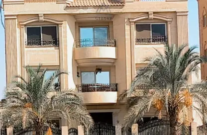 فيلا - 8 غرف نوم - 8 حمامات للبيع في شارع الشيخ حسن مأمون - الياسمين 7 - الياسمين - مدينة القاهرة الجديدة - القاهرة