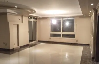 Apartment - 3 Bedrooms - 3 Bathrooms for rent in Al Horeya St. - Almazah - Heliopolis - Masr El Gedida - Cairo