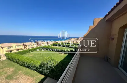 منزل مزدوج - 3 غرف نوم - 3 حمامات للبيع في تلال السخنة - العين السخنة - السويس