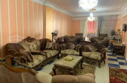 شقة - 3 غرف نوم - 2 حمامات للبيع في كامب شيزار - حي وسط - الاسكندرية