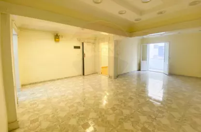 Retail - Studio - 2 Bathrooms for rent in Mostafa Kamel Al Refaey St. - Janaklees - Hay Sharq - Alexandria