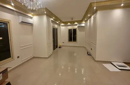 شقة - 3 غرف نوم - 2 حمامات للايجار في عمارات البنفسج - البنفسج - مدينة القاهرة الجديدة - القاهرة