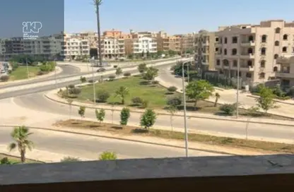 شقة - 3 غرف نوم - 3 حمامات للبيع في المجاورة الرابعة - المنطقة الرابعة - مدينة الشروق - القاهرة