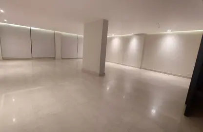 شقة - 3 غرف نوم - 3 حمامات للايجار في شارع حسن صبري - الزمالك - القاهرة