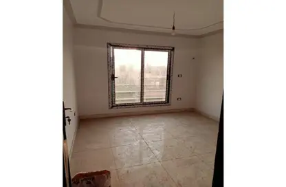 Apartment - 2 Bedrooms - 2 Bathrooms for sale in Zahraa Al Maadi Tunnel - Degla - Hay El Maadi - Cairo