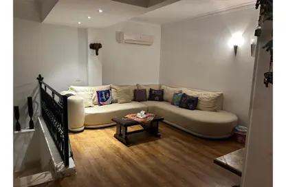 دوبلكس - 3 غرف نوم - 3 حمامات للبيع في طريق بيفرلي هيلز - الحي السابع عشر - الشيخ زايد - الجيزة