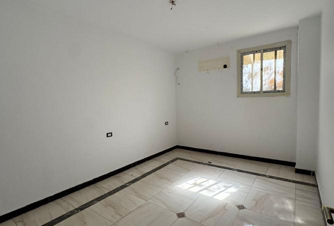 8220366 - Property Image 3