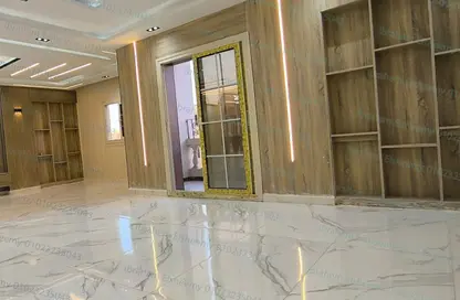 Apartment - 3 Bedrooms - 3 Bathrooms for sale in Gate 2 - Ahmose - Hadayek El Ahram - Giza