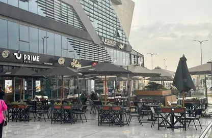 Shop - Studio - 1 Bathroom for sale in The Gate Plaza Mall - 10th District - Sheikh Zayed City - Giza