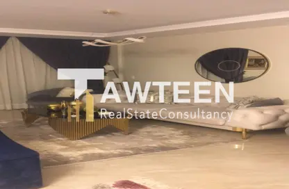Apartment - 2 Bedrooms - 2 Bathrooms for sale in Stone Residence - 5th Settlement Compounds - The 5th Settlement - New Cairo City - Cairo