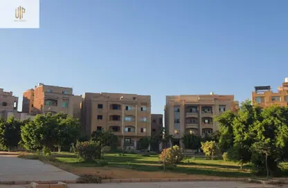Apartment - 2 Bedrooms - 1 Bathroom for sale in Al Gezira St. - South Investors Area - New Cairo City - Cairo