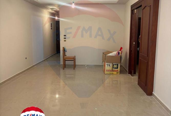 8042843 - Property Image 2