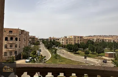 شقة - 3 غرف نوم - 2 حمامات للبيع في الحي الرابع - مدينة العبور - القليوبية
