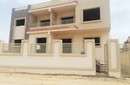 Villa - 7+ Bedrooms - 6 Bathrooms for sale in 9th District - Sheikh Zayed City - Giza