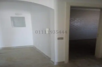 Apartment - 3 Bedrooms - 3 Bathrooms for rent in Mena Residence - South Investors Area - New Cairo City - Cairo