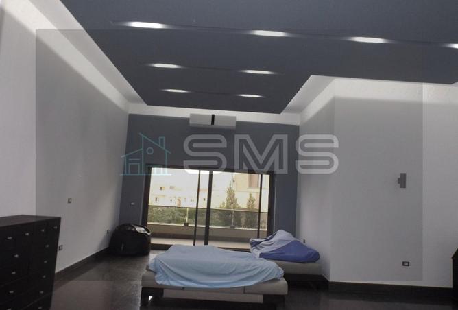 8240022 - Property Image 3