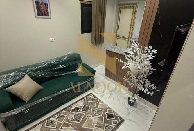8112925 - Property Image 2