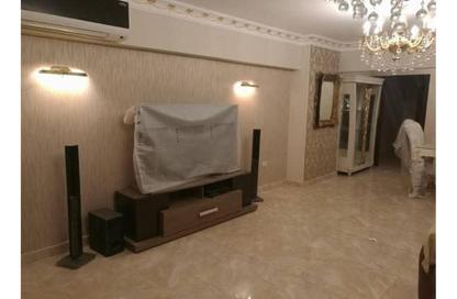 Apartment - 3 Bedrooms - 1 Bathroom for rent in Ibn Sender Sq. - Mansheya El Bakry - Heliopolis - Masr El Gedida - Cairo