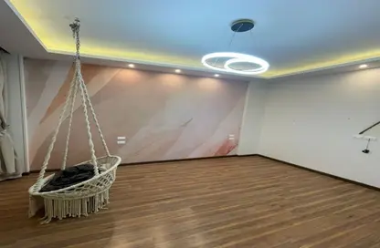 شقة - 3 غرف نوم - 2 حمامات للايجار في منطقة خدمات البنفسج - البنفسج - مدينة القاهرة الجديدة - القاهرة