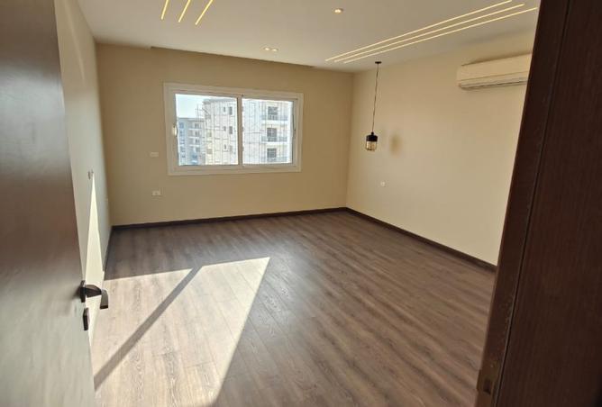 8429034 - Property Image 2