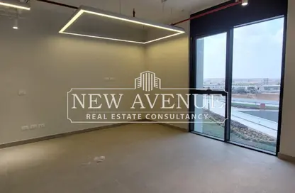 مساحات مكتبية - استوديو - 1 حمام للبيع في مول هايد بارك بيزنس - شارع التسعين الجنوبي - التجمع الخامس - مدينة القاهرة الجديدة - القاهرة