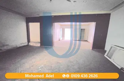 شقة - 3 غرف نوم - 2 حمامات للبيع في لوران - حي شرق - الاسكندرية