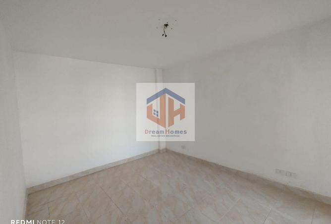 8381009 - Property Image 2