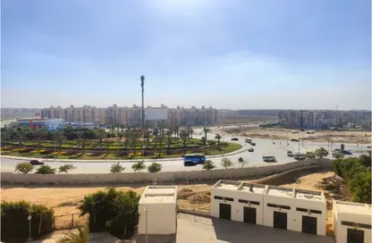 Apartment - 3 Bedrooms - 3 Bathrooms for sale in The Residences - Hyde Park - New Cairo City - Cairo