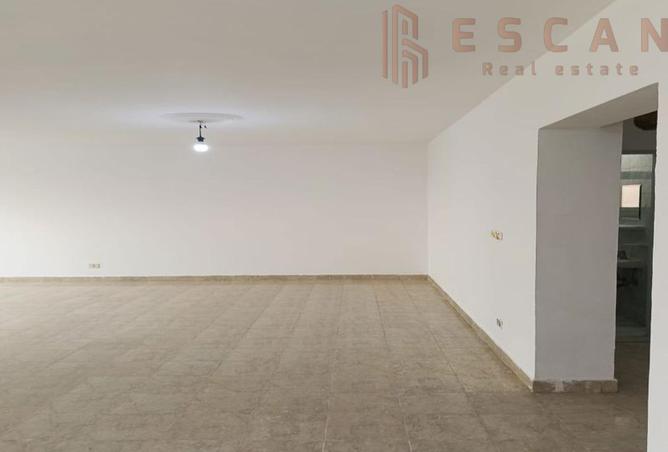 8382647 - Property Image 2