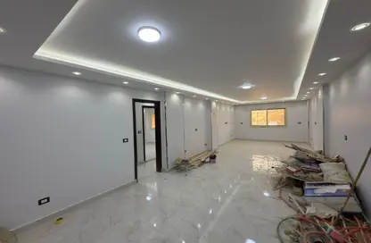Apartment - 3 Bedrooms - 3 Bathrooms for rent in 10th Sector - Zahraa El Maadi - Hay El Maadi - Cairo